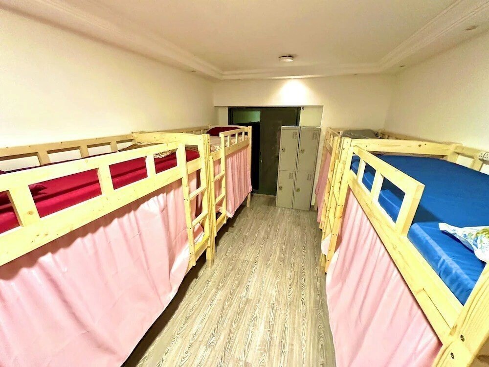 Апартаменти Heartland Hostel хостел